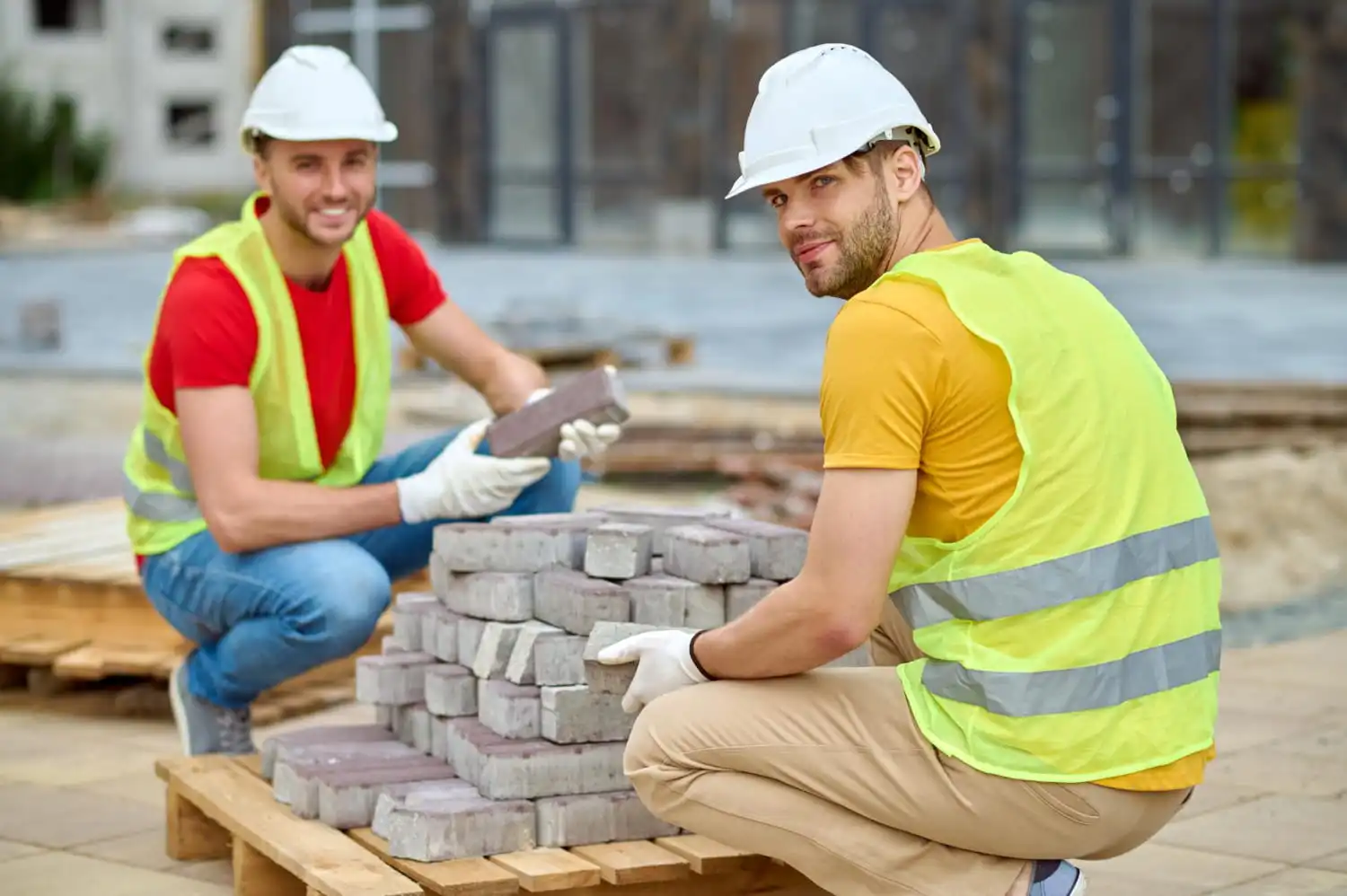 Modern construction materials including high-performance concrete, engineered wood, sustainable composites, and advanced insulation used in building projects.